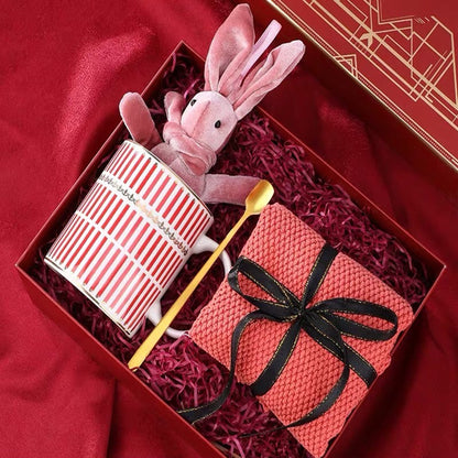 Practical hand gift box