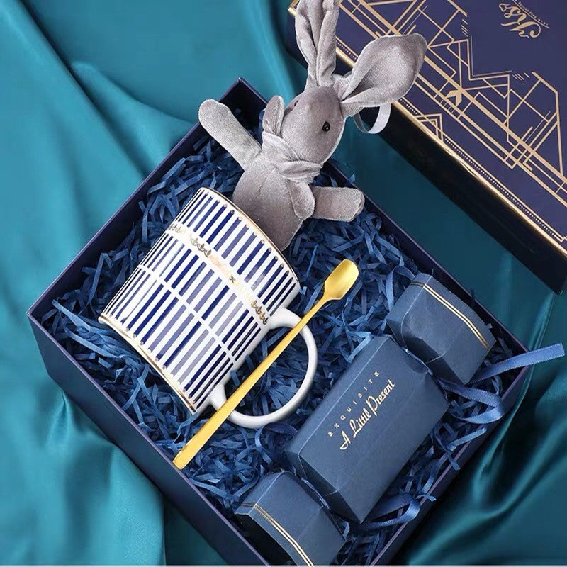 Practical hand gift box