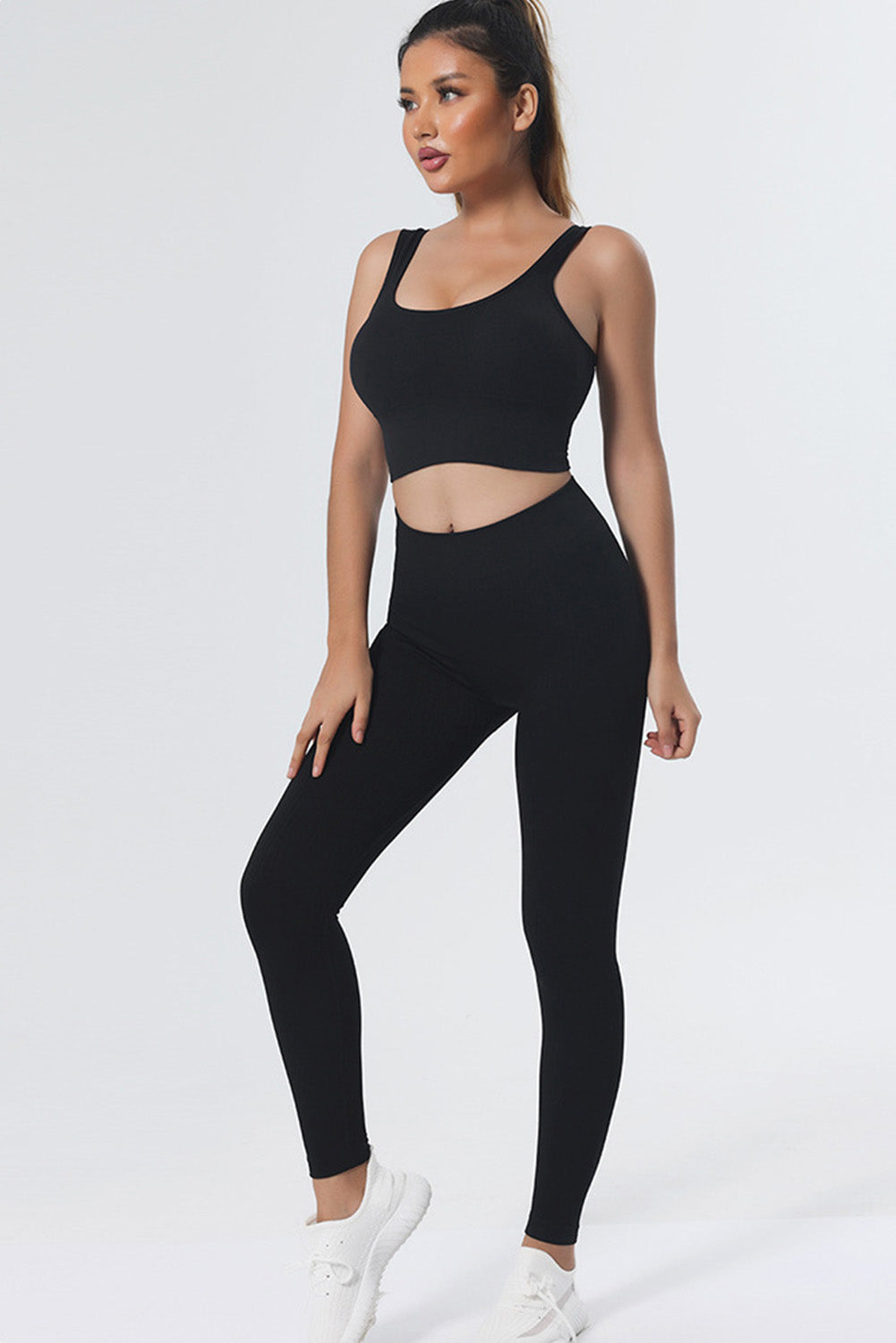 Black Seamless U Neck Sleeveless Cropped Yoga Top