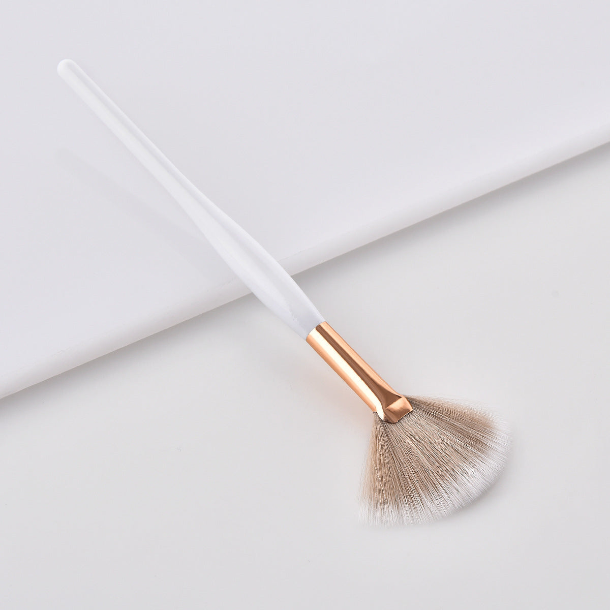 Single / 11 makeup brushes