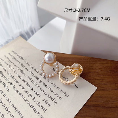 Korean Design Elegant Simulated Pearl Big Round Clip on Earrings Non Pierced Baroque Pearl Ear Clips for Women Jewelry Wholesale