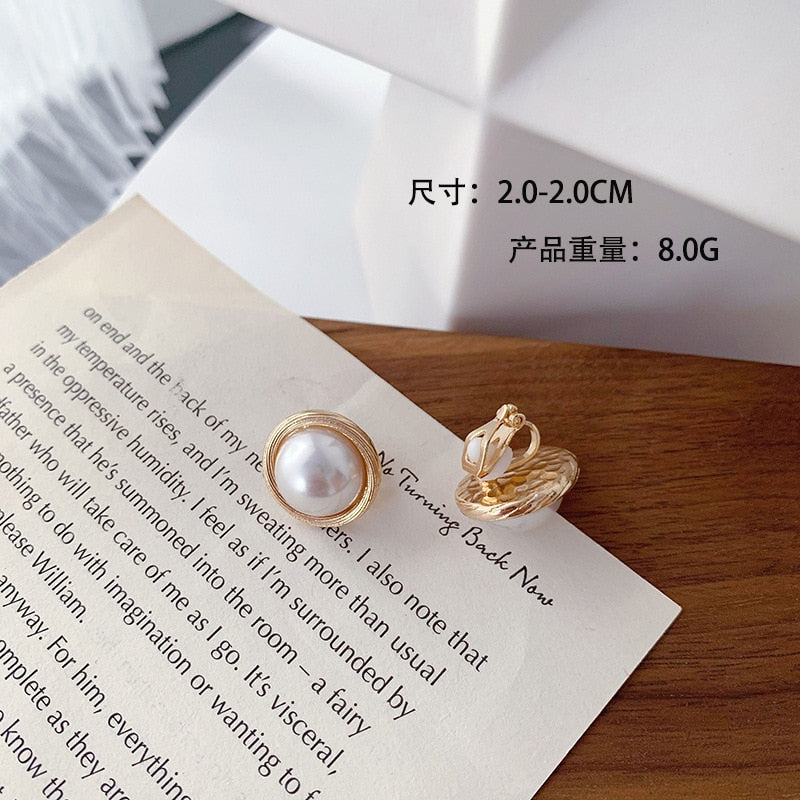 Korean Design Elegant Simulated Pearl Big Round Clip on Earrings Non Pierced Baroque Pearl Ear Clips for Women Jewelry Wholesale