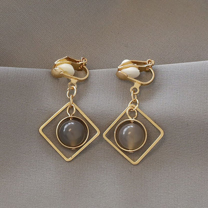 Fashion charm Creative pearl clip on Earrings Cute Handmade Earrings Womens ear clips Jewelry