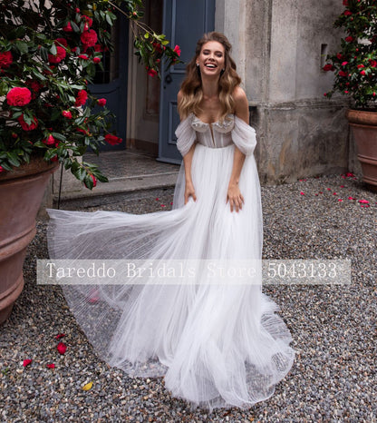 A Line Pleated Tulle Wedding Dresses Bohemian Off Shoulder Cap Sleeves Beaded Sweetheart Bridal Beach Gowns with Puffy Sleeves