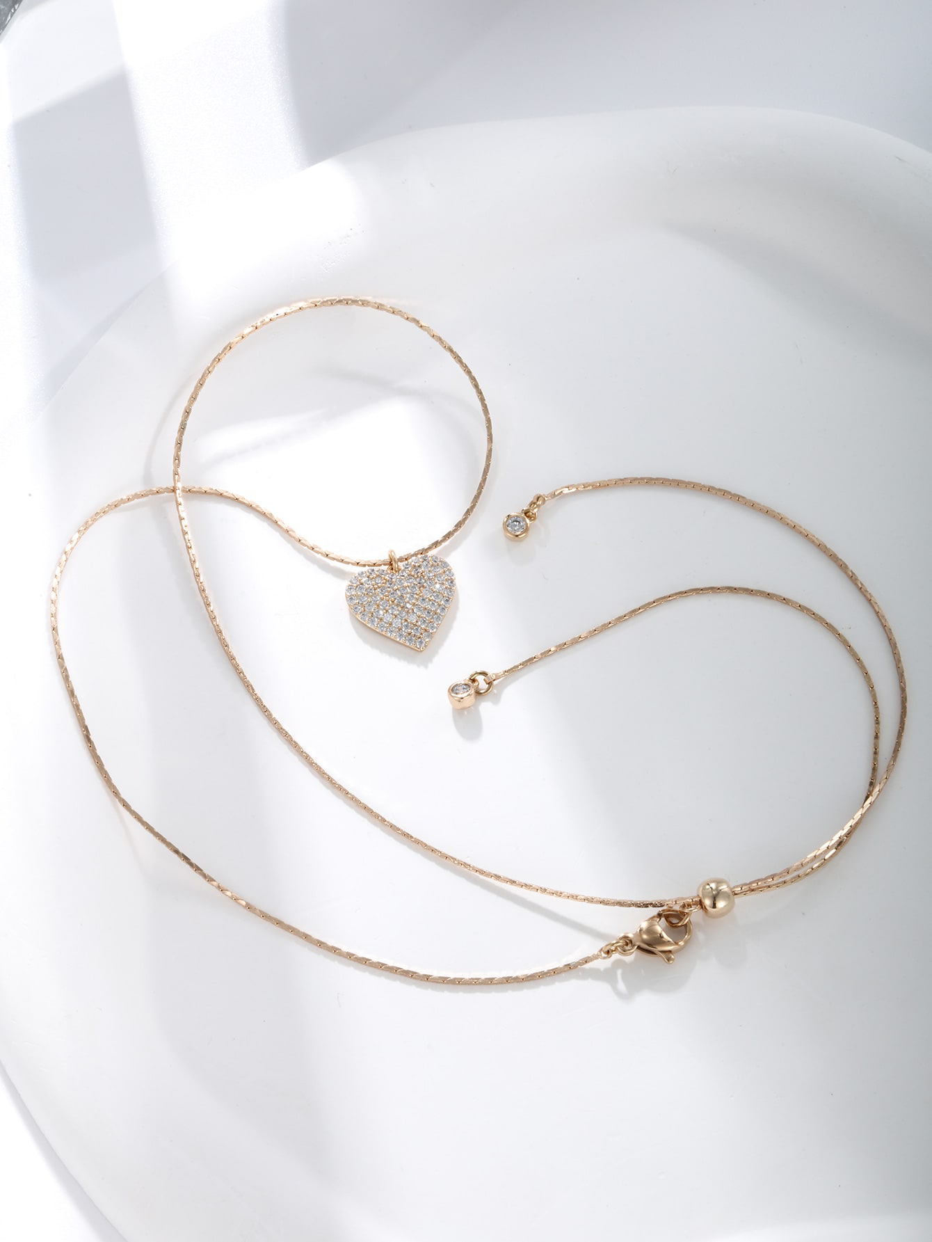 A fashion simple temperament atmosphere cold wind design sense of advanced plated 18K gold love thin chain can adjust the daily model wear Halloween Teachers' day gift