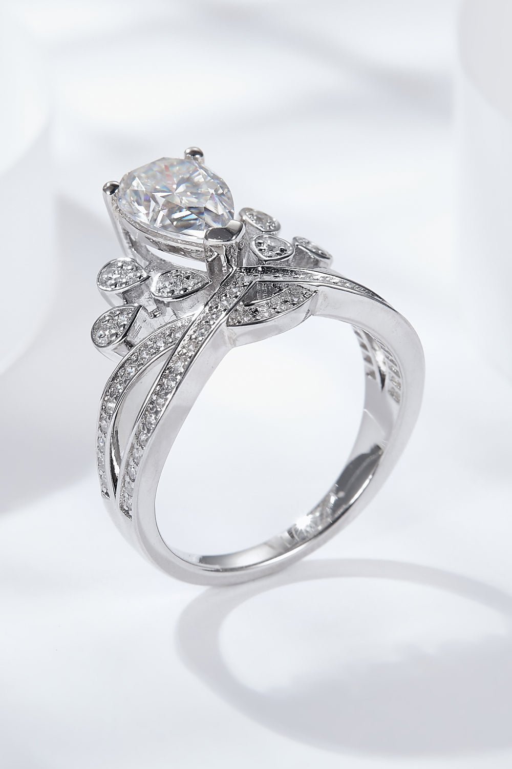 1.5 Carat Moissanite Crown-Shaped Ring - DunbiBeauty, LLC