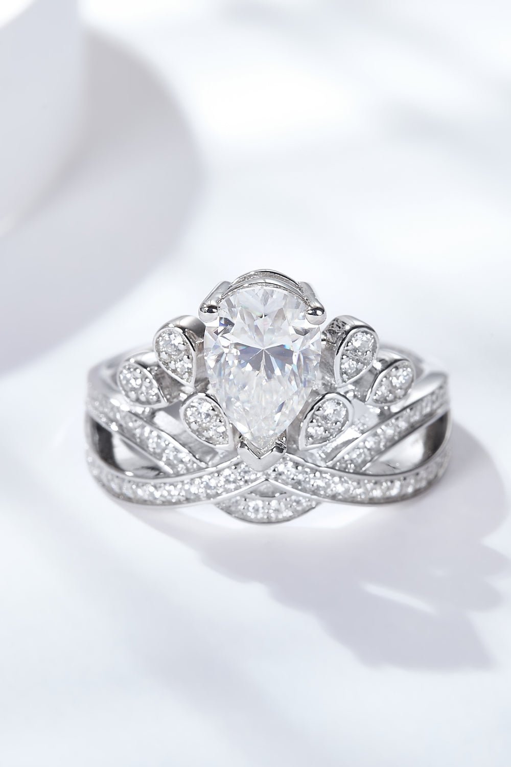 1.5 Carat Moissanite Crown-Shaped Ring - DunbiBeauty, LLC