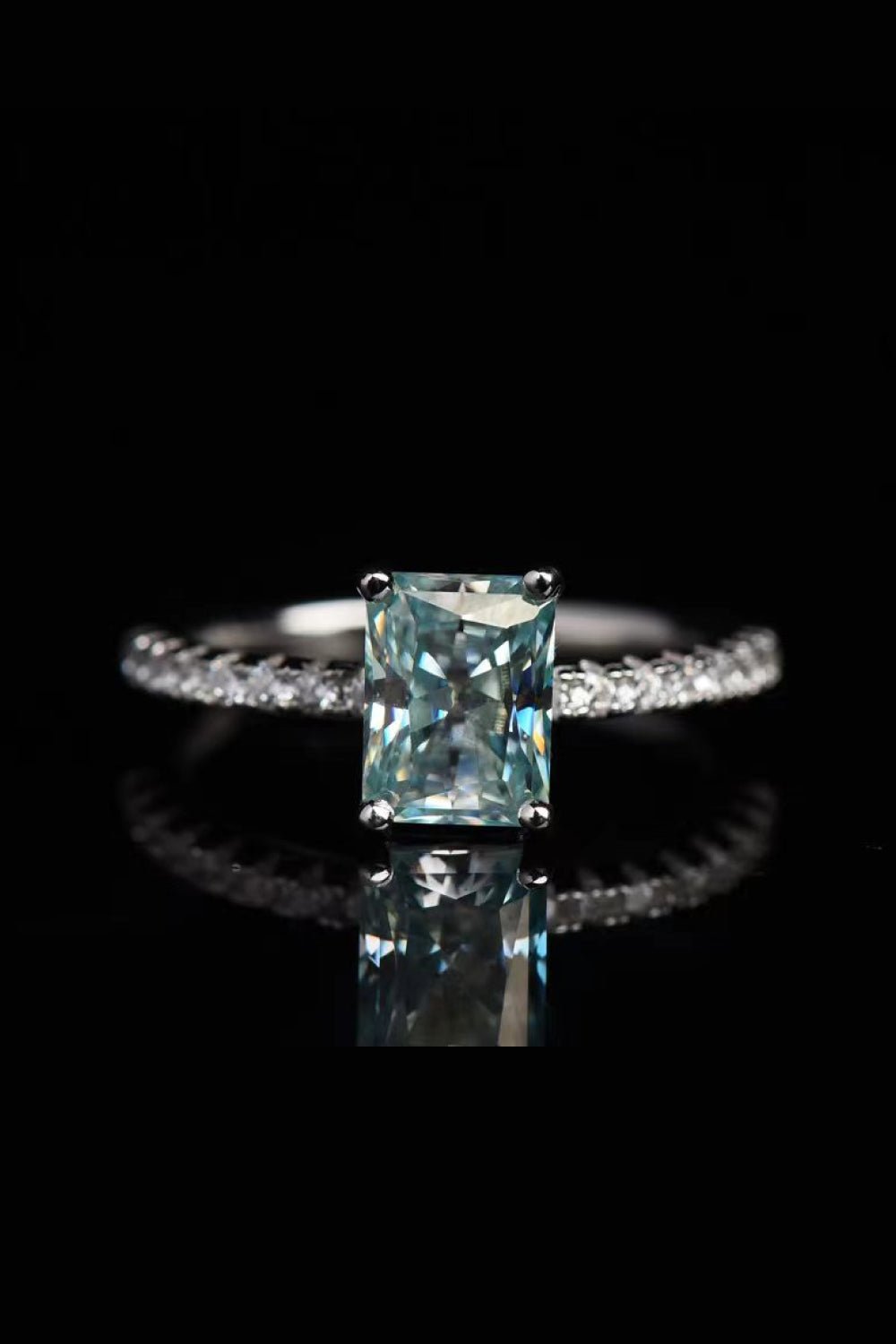 2 Carat Moissanite Ring - DunbiBeauty, LLC