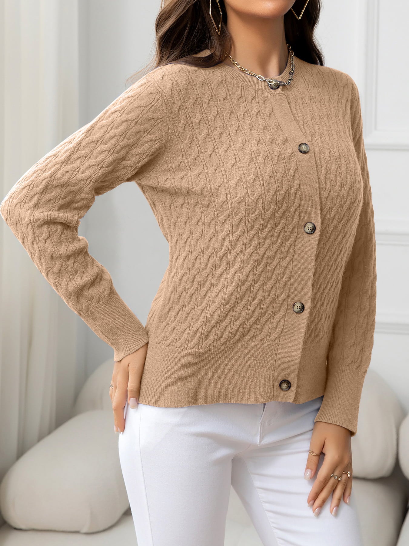 Round Neck Cable-Knit Buttoned Knit Top