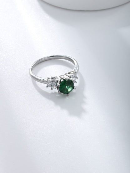 A delicate temperament simple all-in-one imitation gemstone ladies ring to wear on daily dates