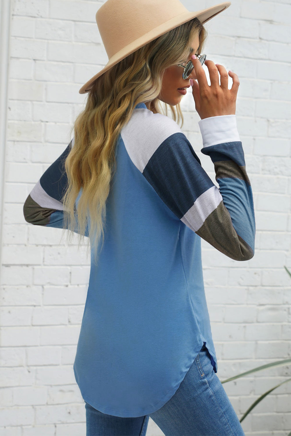 Color Block Curved Hem Long Sleeve Tee