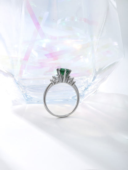 A delicate temperament simple all-in-one imitation gemstone ladies ring to wear on daily dates