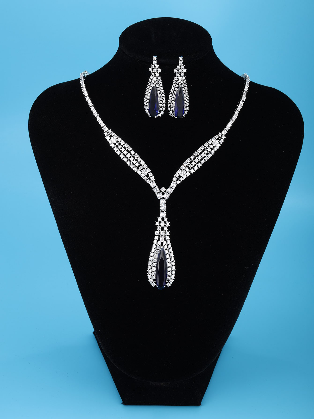 A pair of earrings, necklace a high-grade luxury refined temperament atmospheric imitation gemstone set ladies date party dinner dress wedding dress to wear