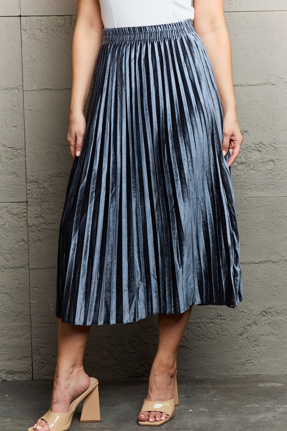 Ninexis Accordion Pleated Flowy Midi Skirt