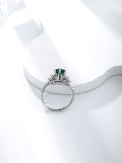 A delicate temperament simple all-in-one imitation gemstone ladies ring to wear on daily dates