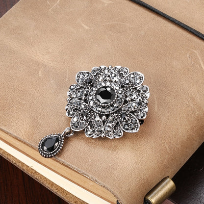 Vintage Dark Gray Crystal Flower Brooch Dsers