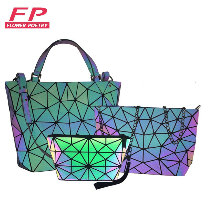 Women's Embossed Geometric 3 Piece Bag Set Dsers