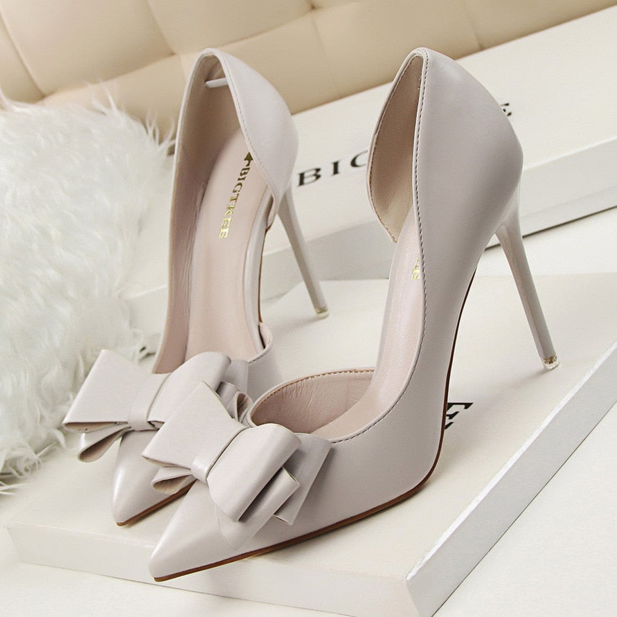 Women's Narrow Toed Bow Stilettos with Open Side Dsers