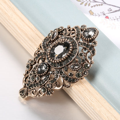 Vintage Gray Crystal Women Brooch with Antique Gold Plating Dsers