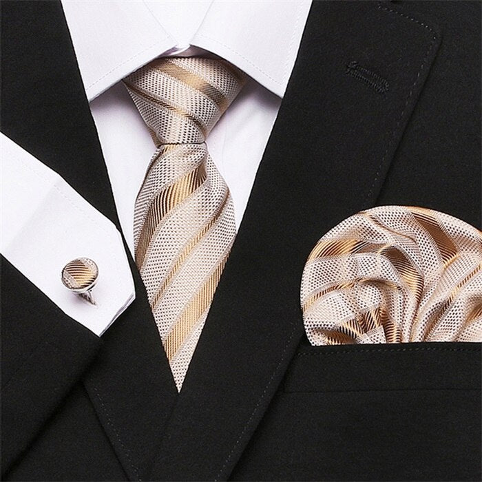 Men's Silk Tie Handkerchief and Cufflinks Set Dsers