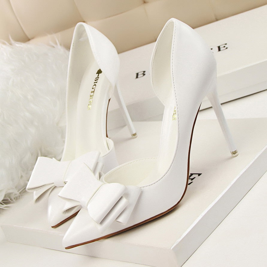 Women's Narrow Toed Bow Stilettos with Open Side Dsers