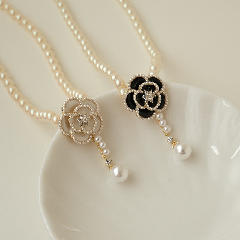 Women's Rose and Pearl  Vintage Style Necklace Dsers