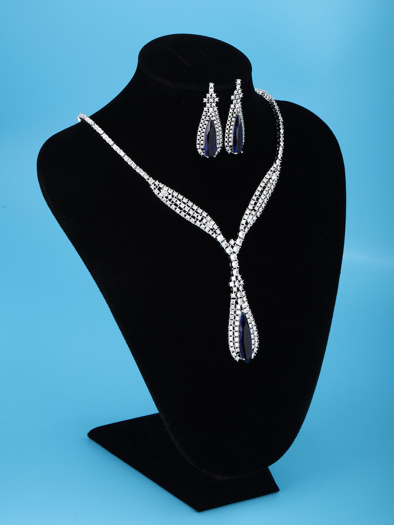 A pair of earrings, necklace a high-grade luxury refined temperament atmospheric imitation gemstone set ladies date party dinner dress wedding dress to wear