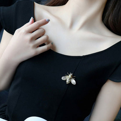 Bee Brooch - DunbiBeauty, LLC