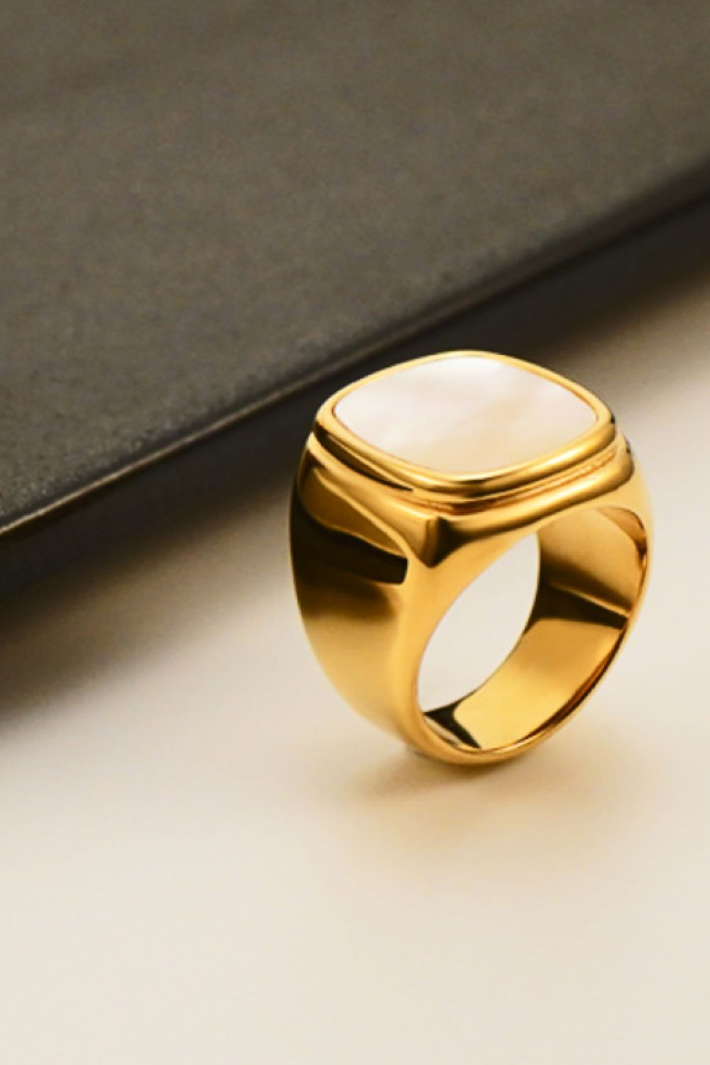 Stainless Steel 18K Gold-Plated Inlaid Shell Ring