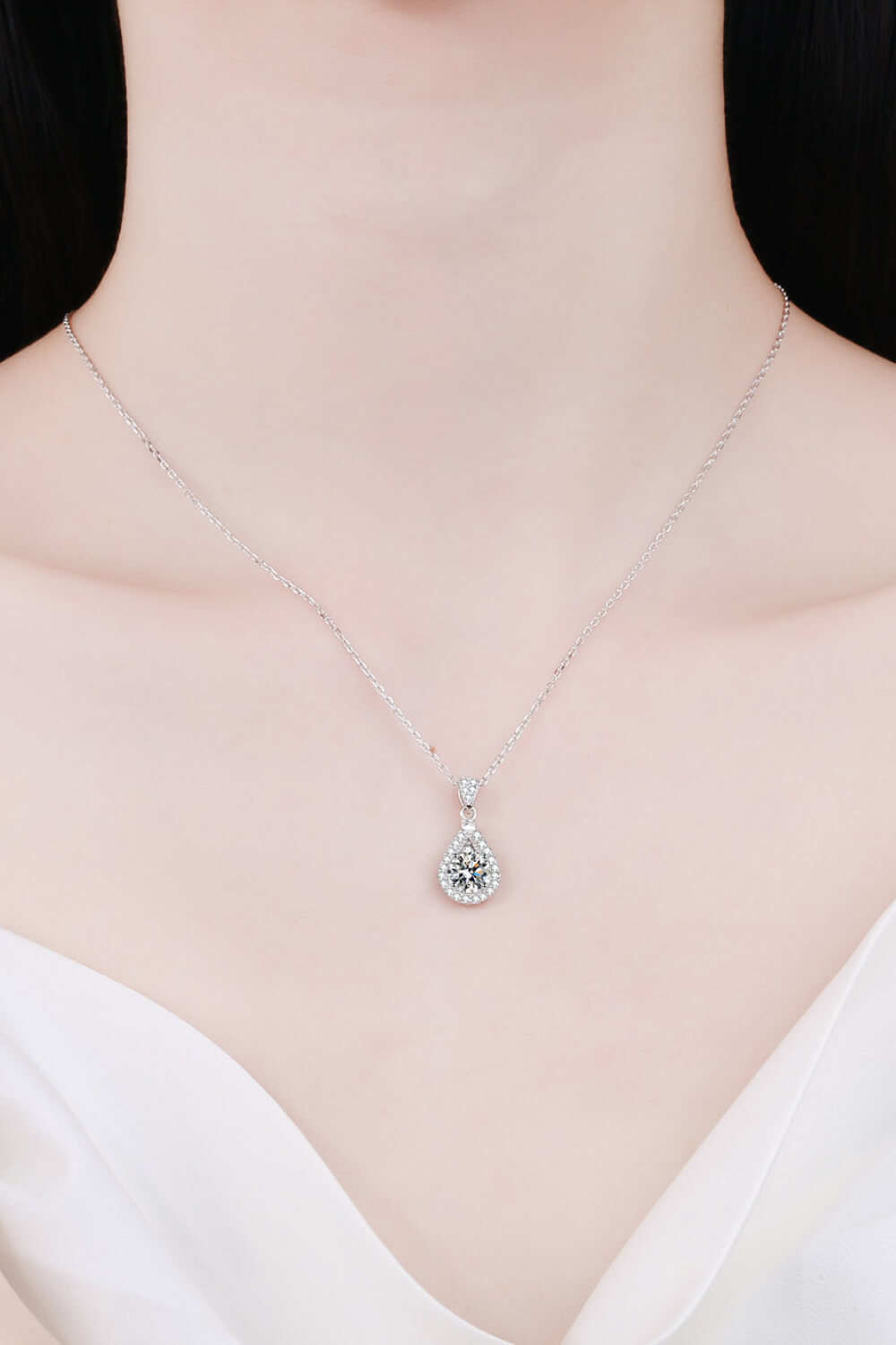 1 Carat Moissanite Teardrop Pendant Chain Necklace Trendsi