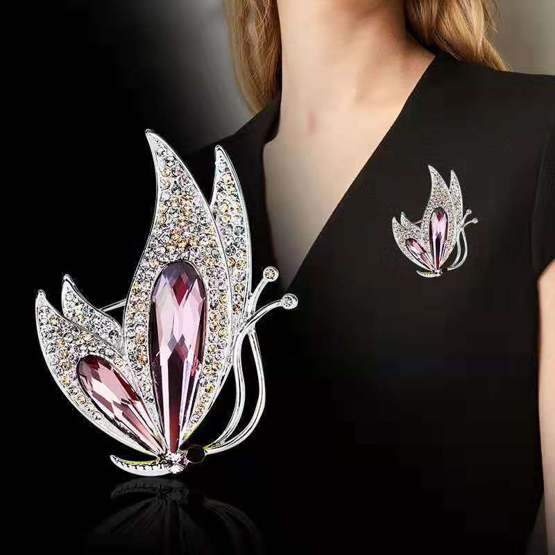 Elegant Alloy Crystal Brooch - DunbiBeauty, LLC