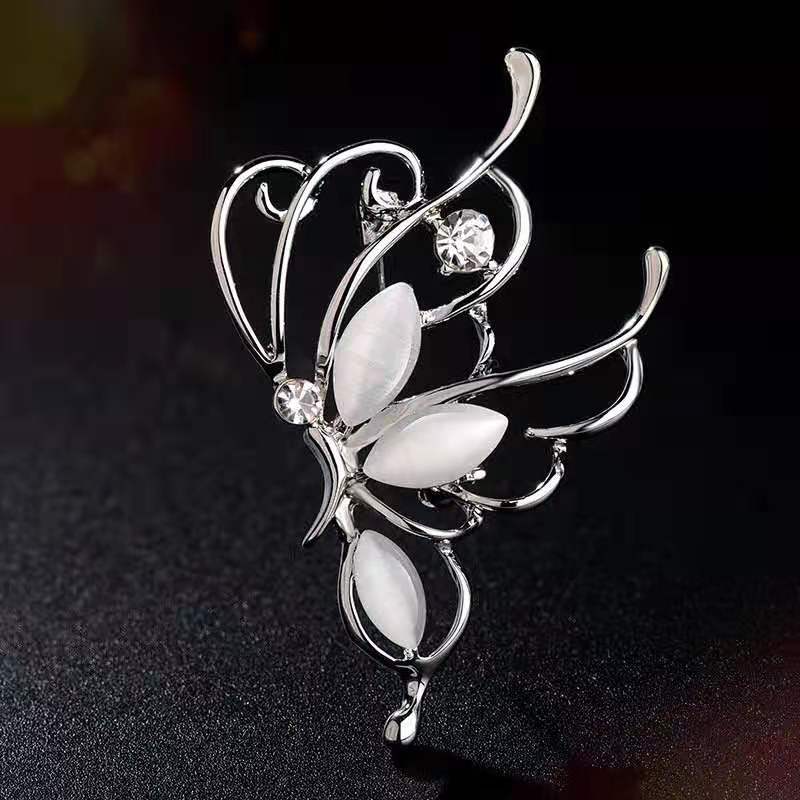 Elegant Alloy Crystal Brooch - DunbiBeauty, LLC