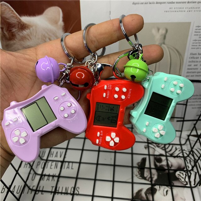 ⚠️🚨🔊 Retro Game Console Keychain Built-in 7 Games Zendrop