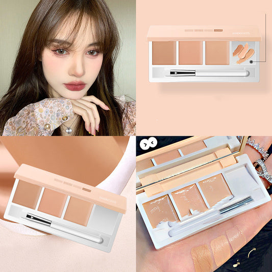 Tri-color Concealer Palette To Cover Dark Circles And Tear Troughs