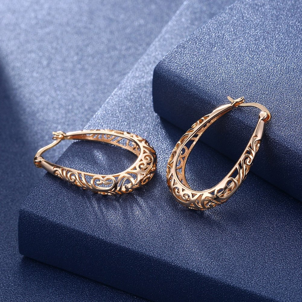 Glamorous Hollow Oval Hoop Earrings - DunbiBeauty, LLC