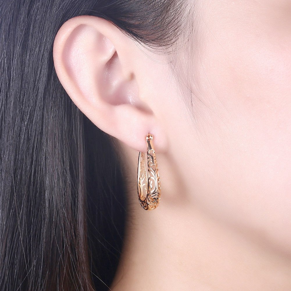 Glamorous Hollow Oval Hoop Earrings - DunbiBeauty, LLC