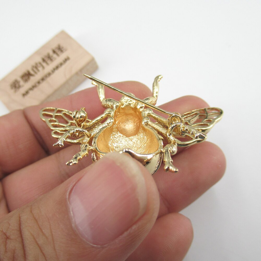 Gold Plated Copper Bee Brooch - DunbiBeauty, LLC