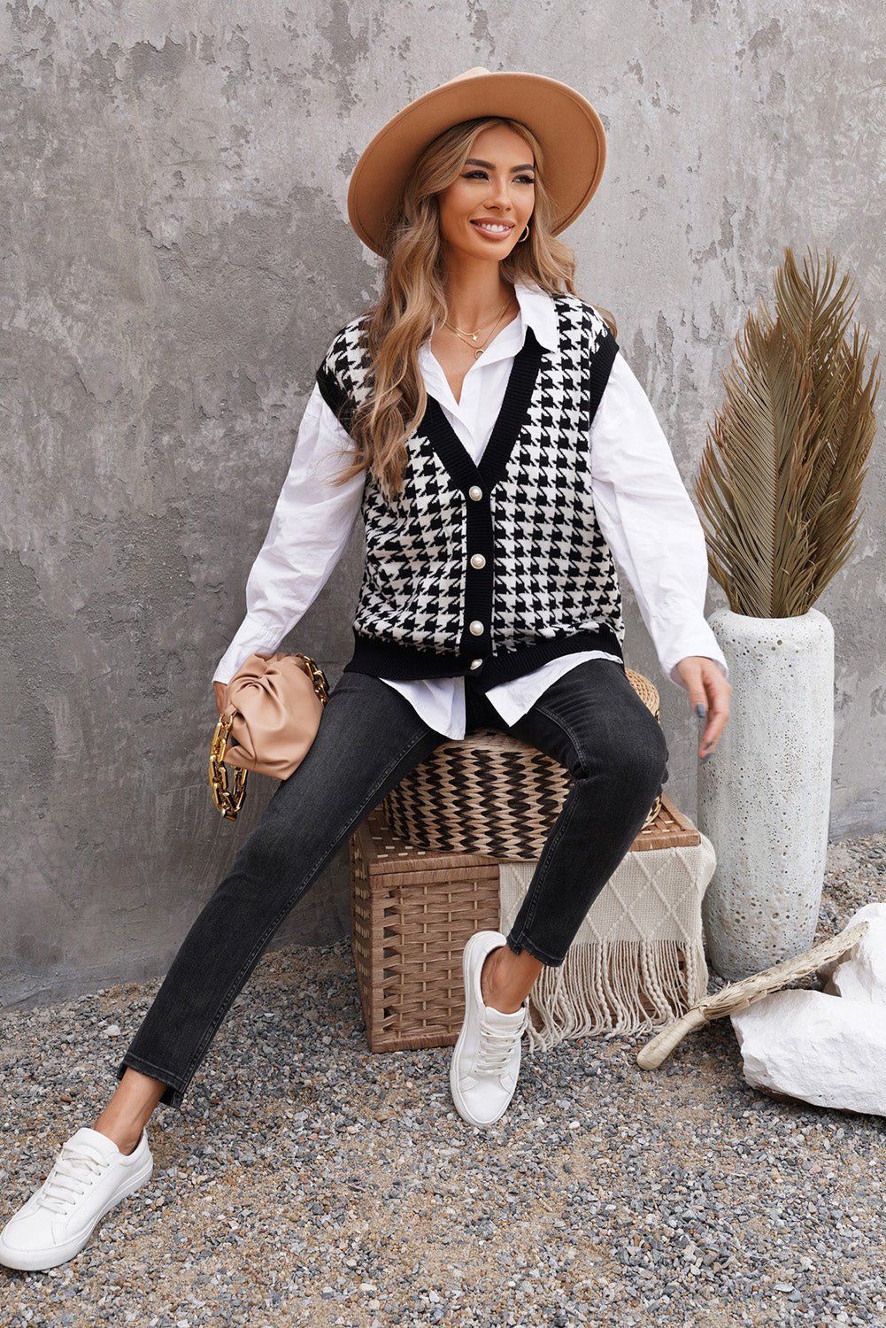 Houndstooth Vest Cardigan - DunbiBeauty, LLC