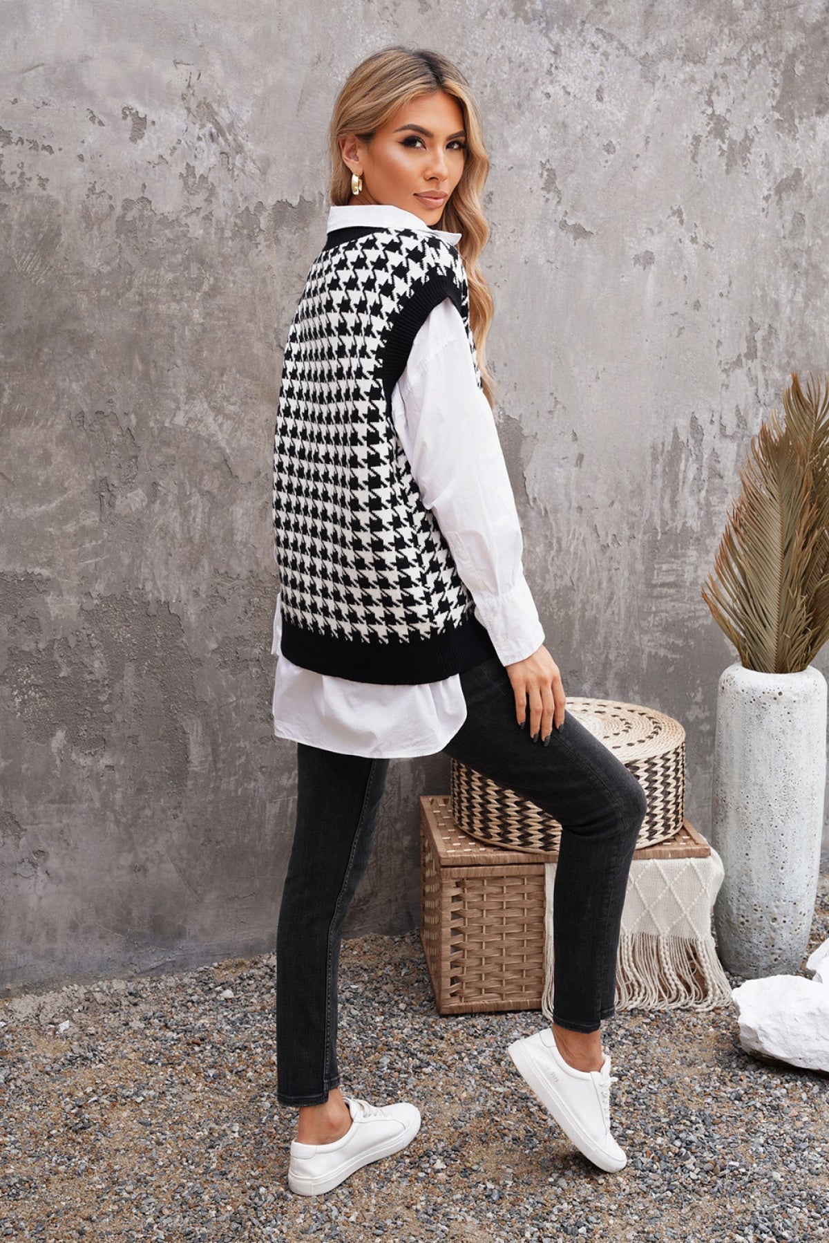 Houndstooth Vest Cardigan - DunbiBeauty, LLC